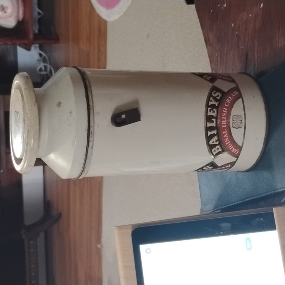 Bailey's yin can